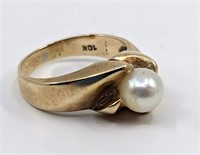 Gold and Pearl Ring