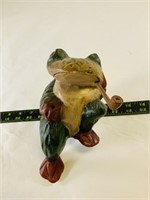 Decorative sitting frog statue