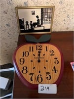 Apple clock & Vintage Art