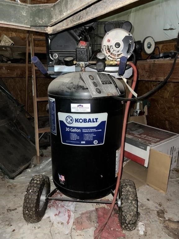 Kobalt Upright 30 Gal Air Compressor