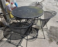 (O) Vintage Meal Patio Table Diameter 42” Height