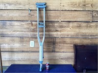 Aluminum crutches