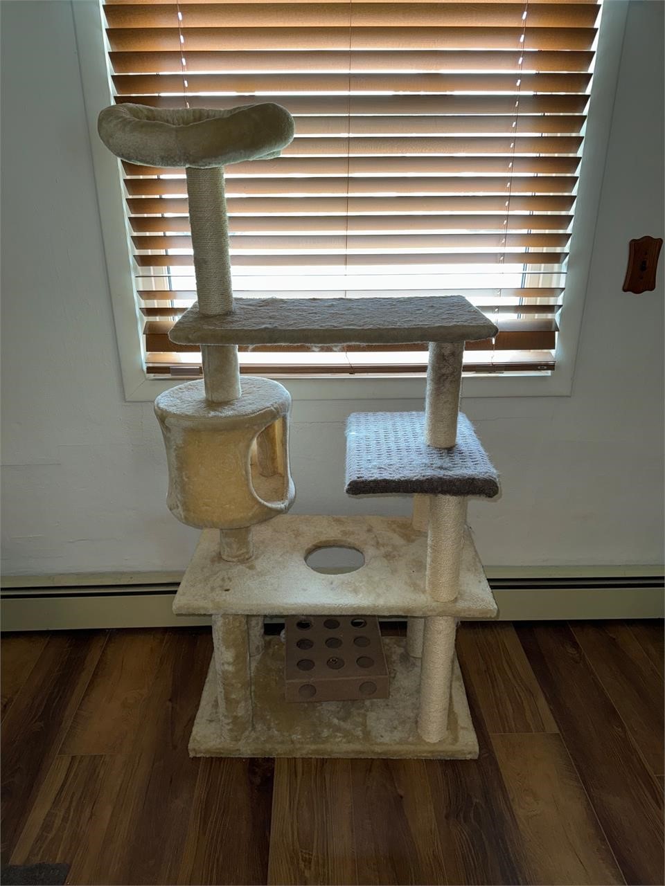 Used Cat Tree