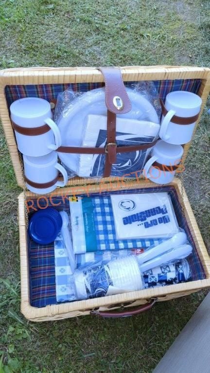 Penn State Picnic Basket