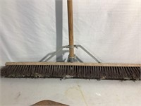 Wide Push Broom & True Temper 1 Shovel Head