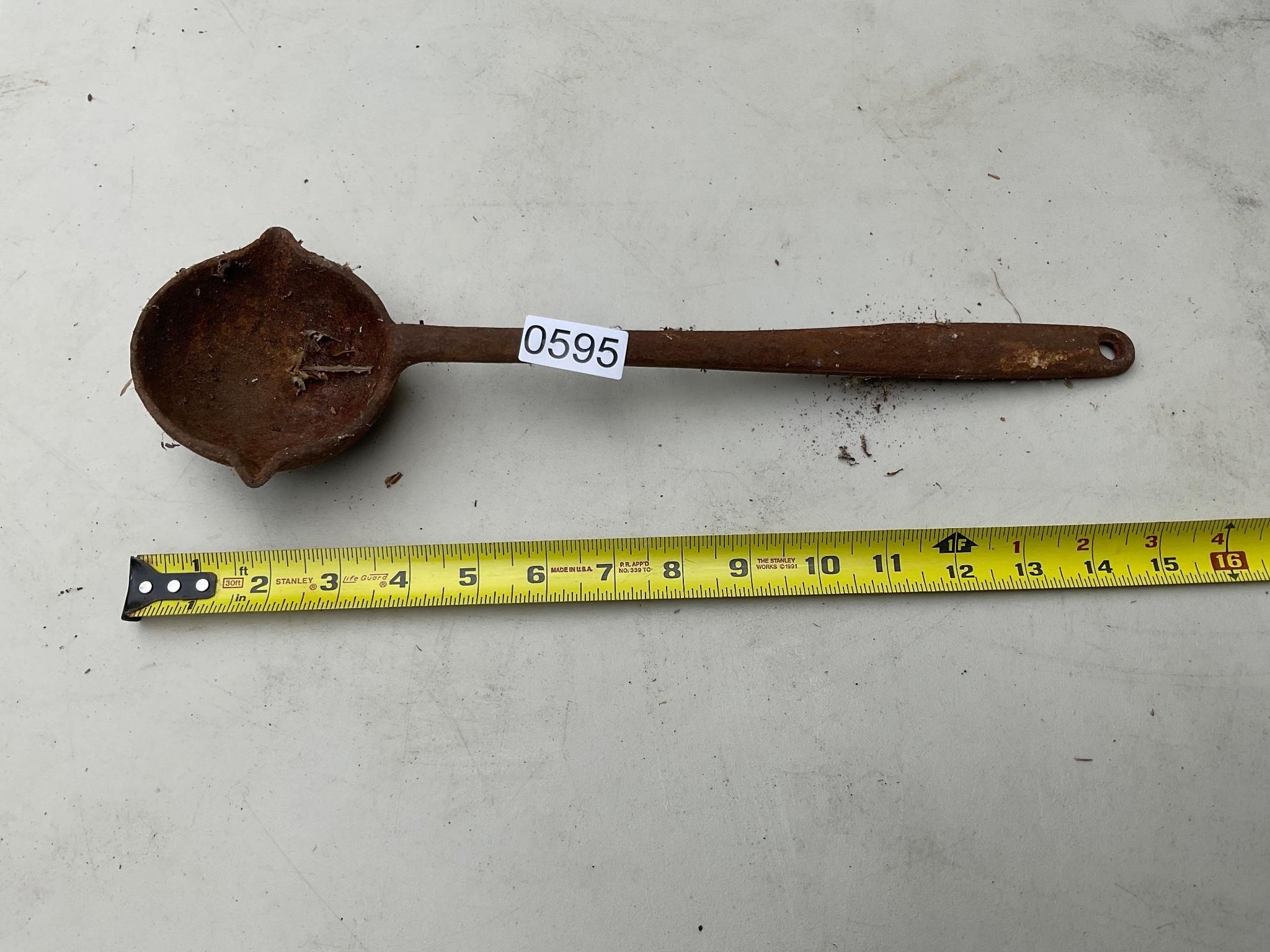 Cast iron ladle – sizes in picture