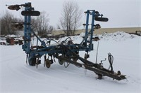 AG SYSTEMS 26FT ANHYDROUS APPLICATOR, 30" SPACING