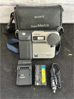 Sony Mavica Digital Camera w/ Accessories & Case