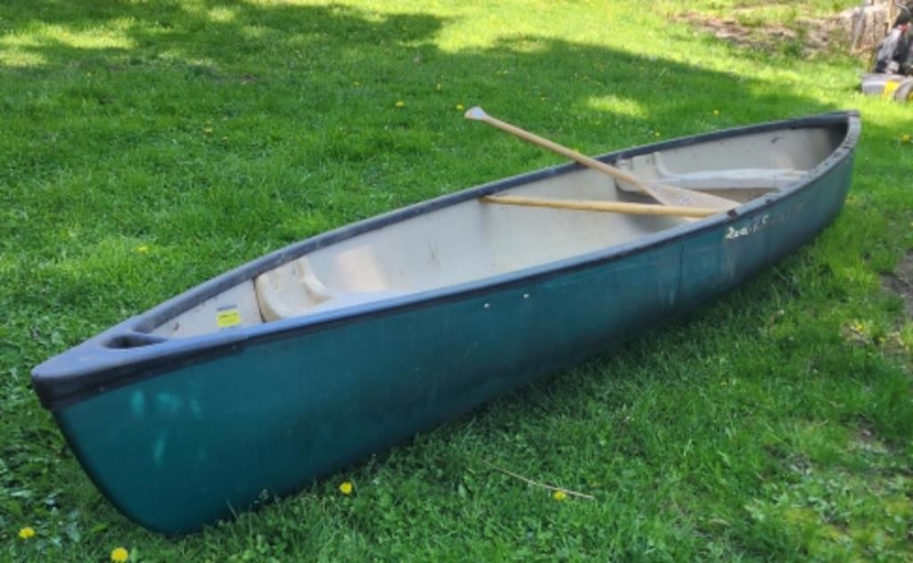 "Rogue River" 14 Foot Fiberglass Canoe