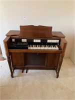 Hammond Organ Electric with Tubes