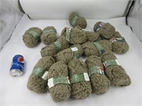 15 pelotes de laine neuves