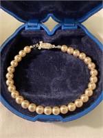 vintage pearl bracelet in old bracelet box