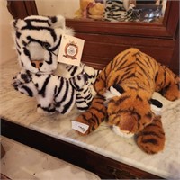 Plush Royal White Tiger w/ cub & Brown Tiger