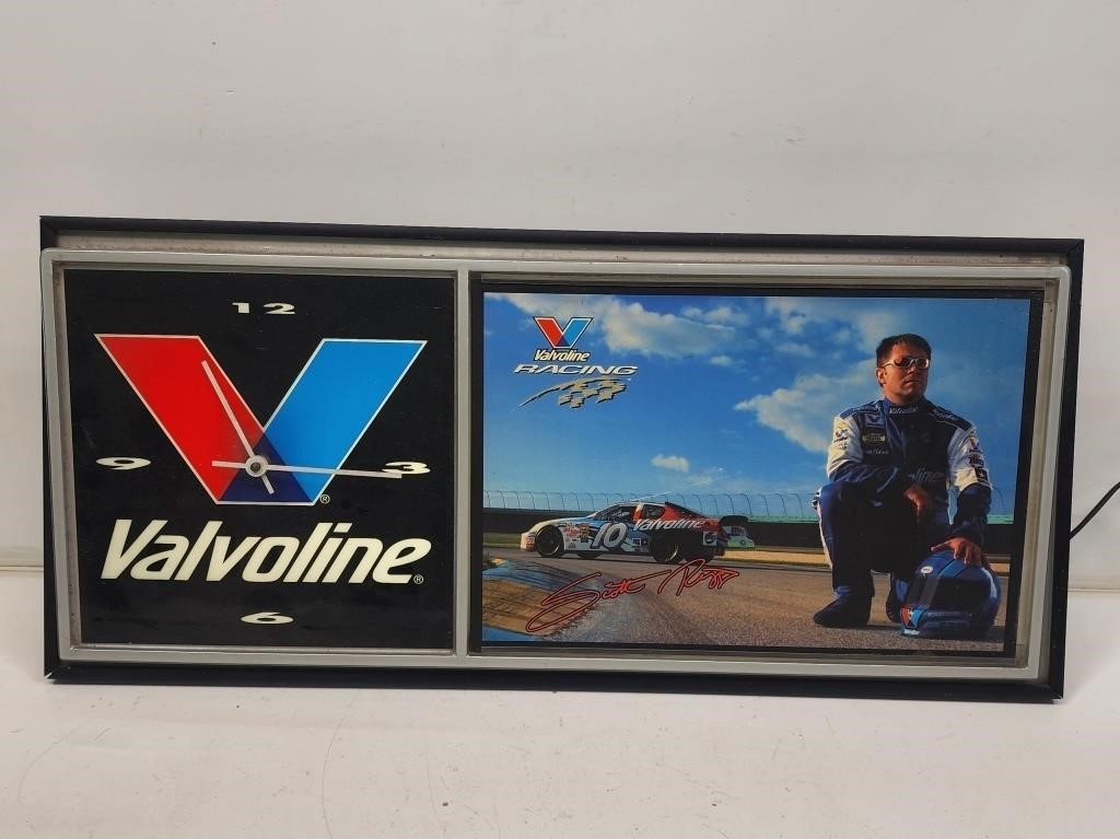 Valvoline Racing Light-Up Clock