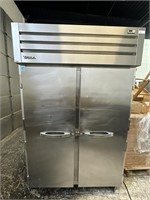 True 2 door commercial refrigerator w/ wheels