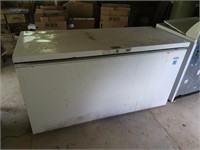 large chest freezer 65x27x35