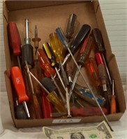 ASSORTED SCREW DRIVERS