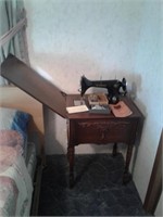 VINTAGE NEW HOME SEWING MACHINE IN CABINET