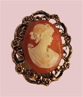 ELEGANT VINTAGE HAND CARVED CAMEO BROOCH