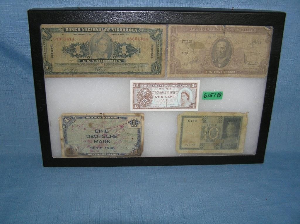 Collection of world currency