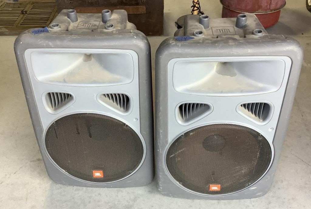 2 JBL speakers
