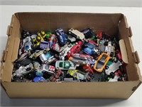 BOX OF TOY CARS INCL HOTWHEELS