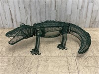 Alligator Topiary Frame