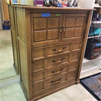B442 Kroehler Wood chest of drawers