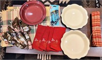LONABERGER PIE PLATE W/PLACEMATS, NAPKINS, SPOONS*