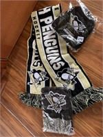 PENGUINS SCARVES, HAT