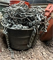 Bucket of Tire Chains/Tire Chains