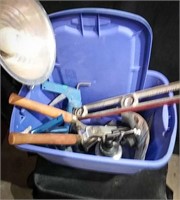 Tool assortment in plastic tub with lid, level,