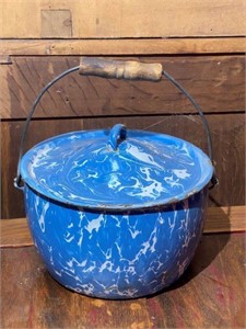 Blue & White Enamelware Pot w/Lid & Handle
