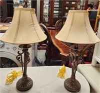 11 - PAIR OF MATCHING TABLE LAMPS