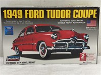 1949 Ford Tudor Coupe 1/32 Model Kit