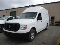 (121)2021 Nissan NV 2500 4x2 Cargo Van,