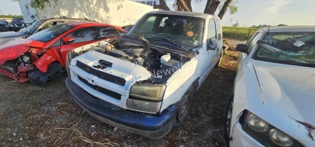 2004 Chev Silverado 1500 2GCEC19V041337182 Abandon