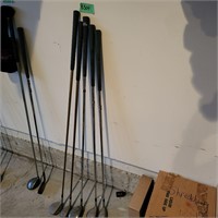 G304 Five golf clubs