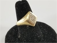 10kt Gold and diamond ring size 8, 2.4 grams total