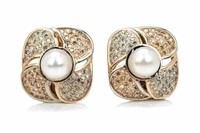 PAIR OF 14K GOLD PEARL AND DIAMOND EARRINGS, 24g