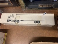 ERTL TRUCK AND TRAILER