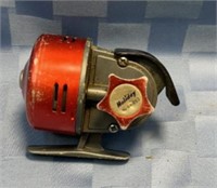 Vintage Holiday No. 64-253 fishing reel