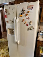 Frigidaire double door fridge & freezer works