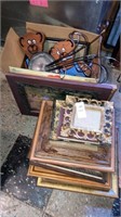 Large lot of picture frames, ornament display