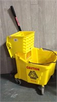 Rubbermaid mop bucket