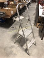 Aluminum Painters Step Ladder
