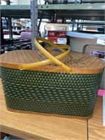 Vintage Hawkeye by Burlington picnic basket with