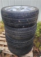 4 All Season 225/40R 18 Kumho Tires on Rims