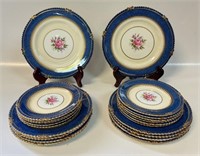 RARE AYNSLEY CABBAGE ROSE GOLD TRIM PLATES