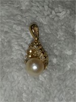 14k Gold Pearl Pendant